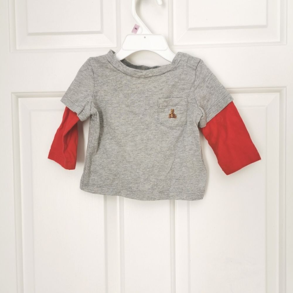 3/$15 Gap long sleeve t-shirt size 3-6 m